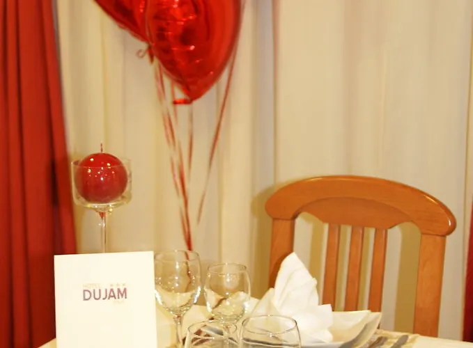 Dujam Hotell