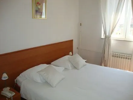 Otel Dujam 3*
