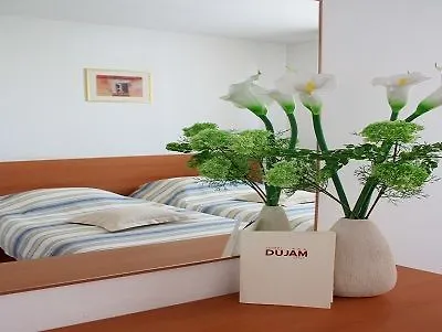 Dujam