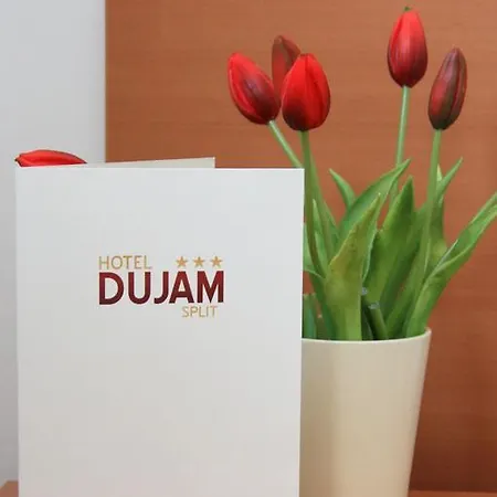 Dujam فندق 3*