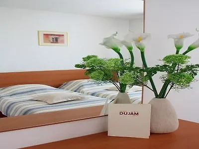 Отель Dujam